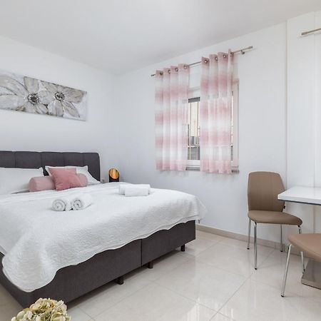 Marine Lux Apartments Πούλα Εξωτερικό φωτογραφία