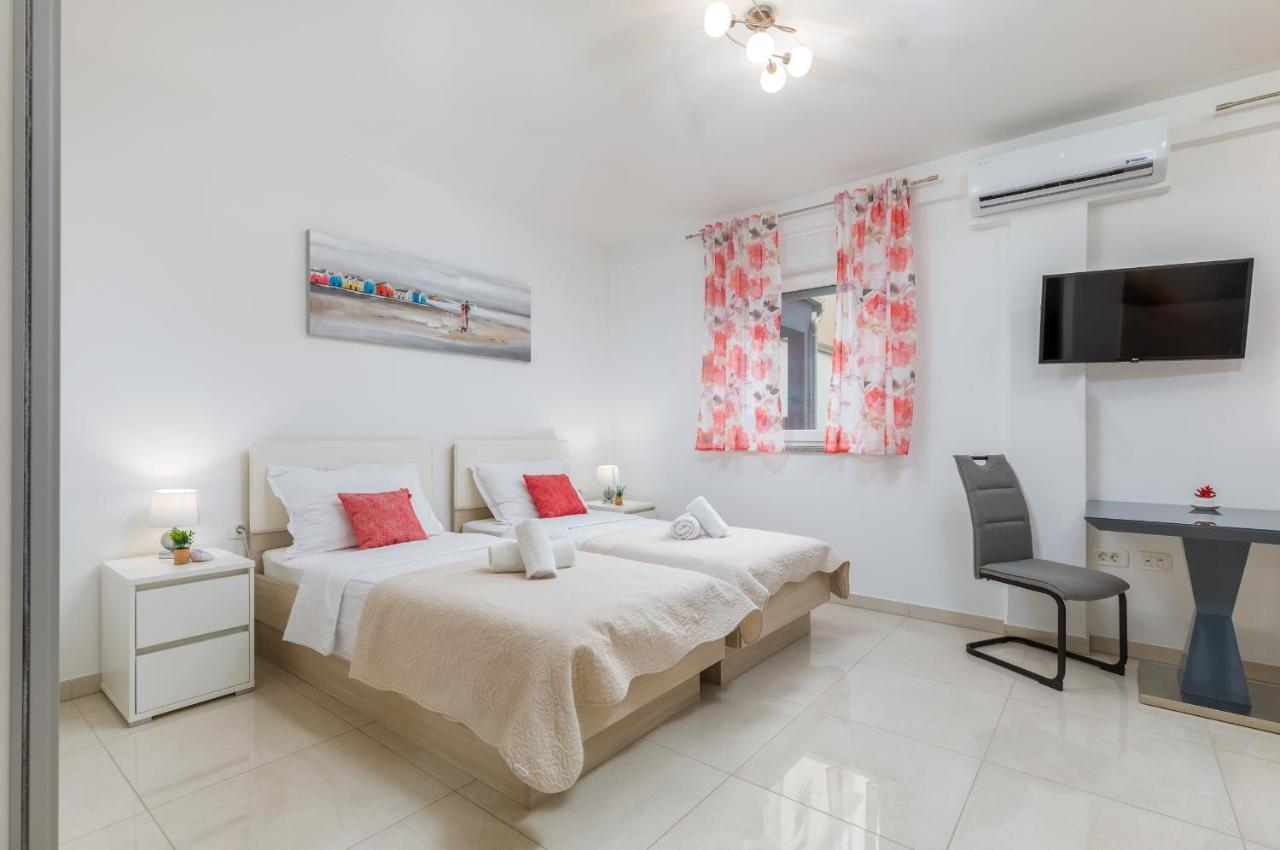 Marine Lux Apartments Πούλα Εξωτερικό φωτογραφία